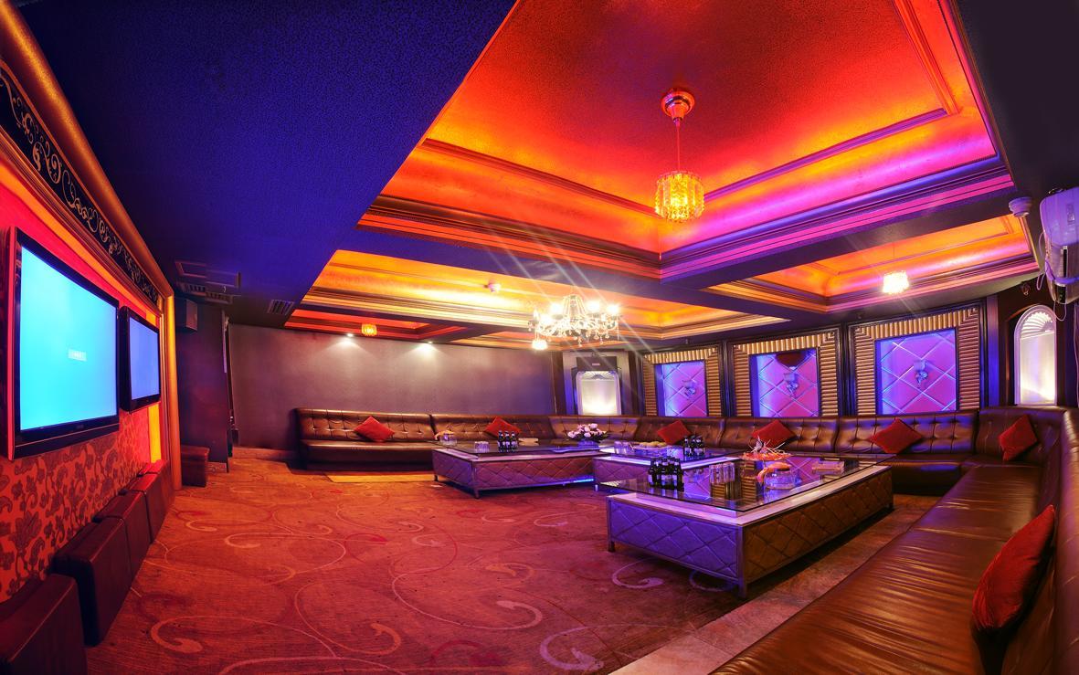 Urumqi Jingu Hotel Extérieur photo