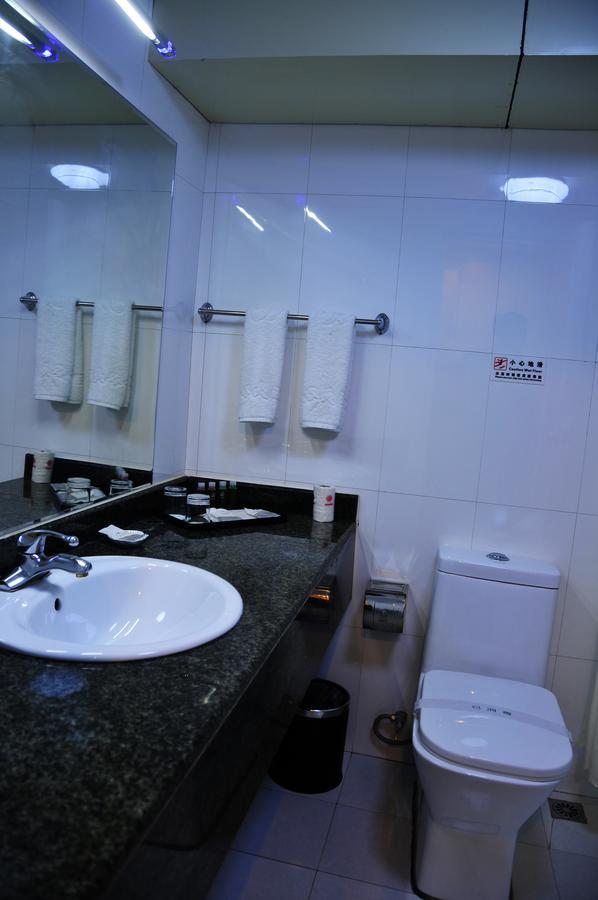 Urumqi Jingu Hotel Extérieur photo