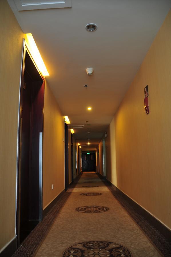 Urumqi Jingu Hotel Extérieur photo