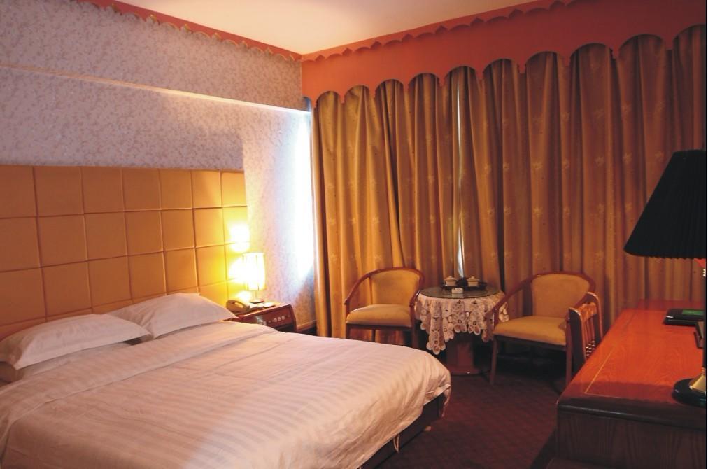 Urumqi Jingu Hotel Extérieur photo
